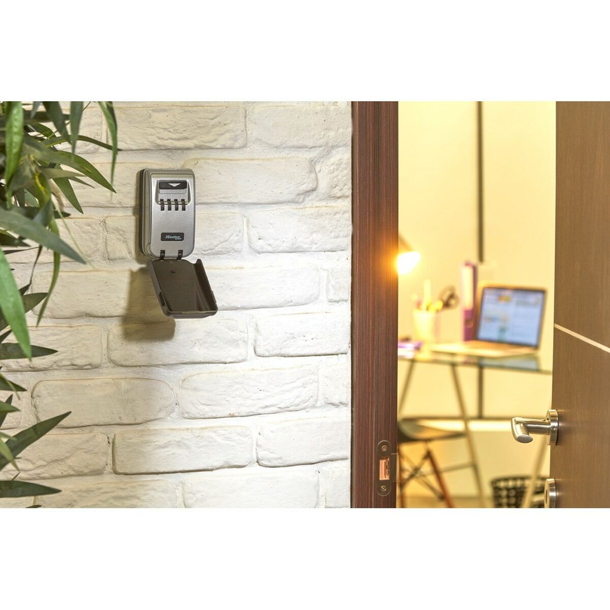 V6H38B055C9DE9CE3D9C149C99CF481184ER3915060P3