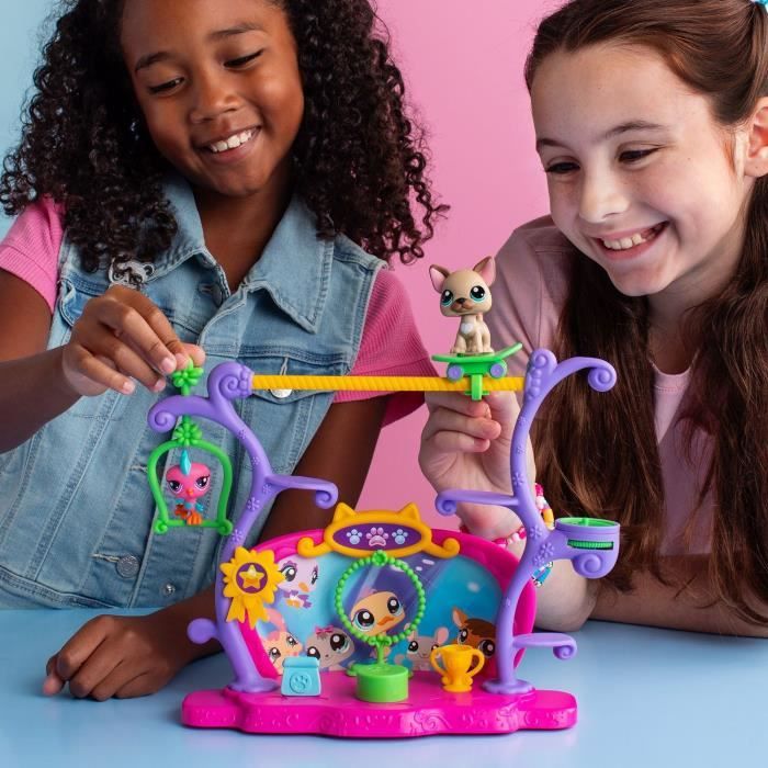 BANDAI - Littlest Pet Shop - Pets Got Talent Playset - Playset with 2 Animals, Decor and Accessories - BF00558
