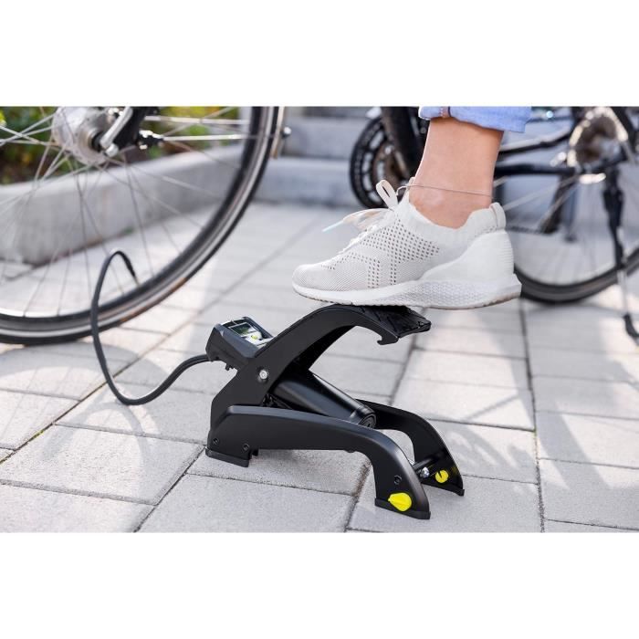 Digital pressure gauge pumps