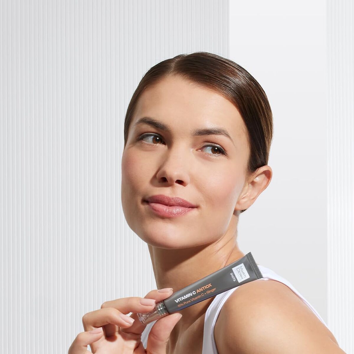 V6HE5CA358BFB26B001E8D0CA606690B46AR7725501P4