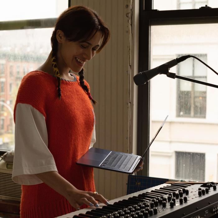 Apple - 13.6'' MacBook Air M2 - 16GB RAM - 256GB Storage - 8-core CPU - 8-core GPU - Midnight