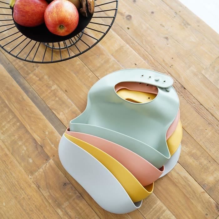 SET OF 2 SILICONE BIBS 1 CACTUS GREEN + 1 PEACH