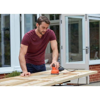 BLACK & DECKER Eccentric sander -230 watts