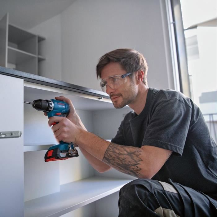 Bosch Professional GSR 18V ??drill drill + 2 batteries 2.0Ah + charger + 82 pieces, in L-CASE