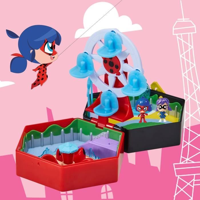 BANDAI - Miraculous Ladybug - Mini Chibi Universe Theme Park - Mini Marinette and Climatika figures included - P50553