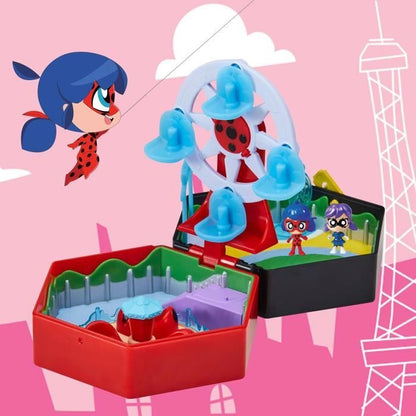 BANDAI - Miraculous Ladybug - Mini Chibi Universe Theme Park - Mini Marinette and Climatika figures included - P50553
