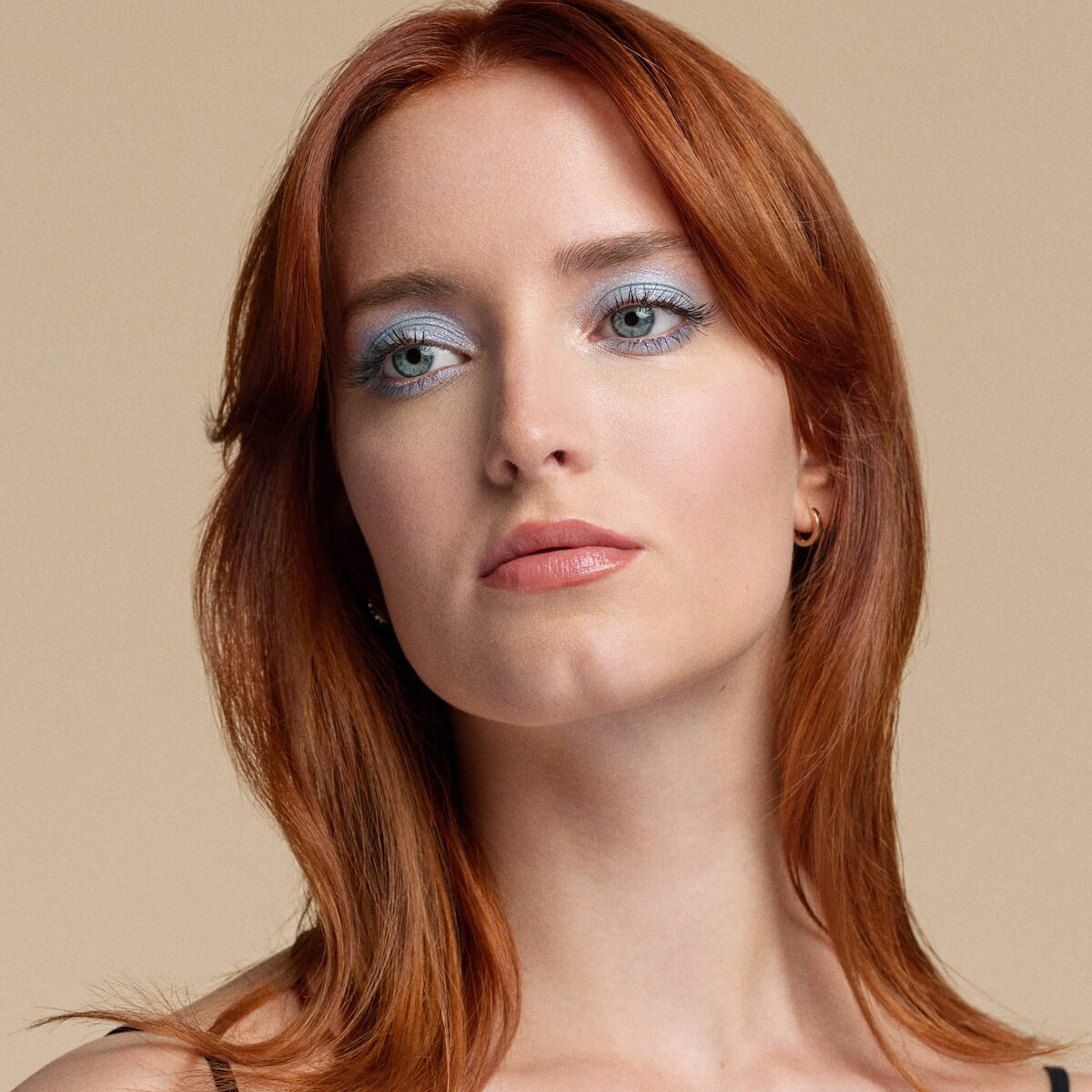 V2H111ADA4F4D48651F377890B425E3B8CBR6731812P5