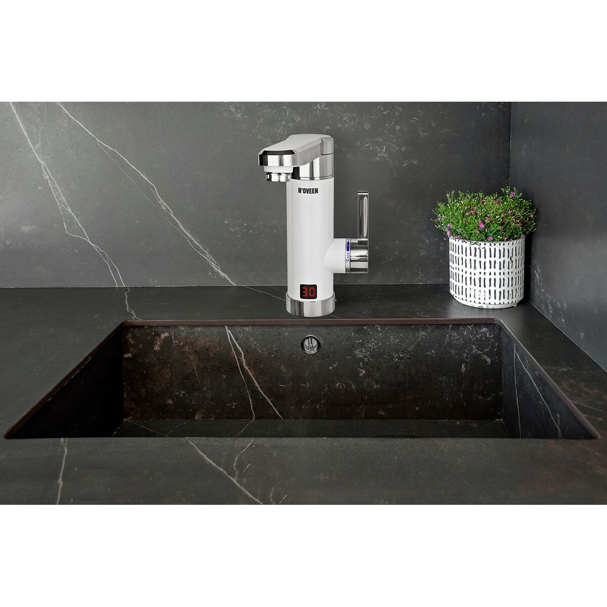 V8H453E32B4CFC9BE94CB4600DF3C708BA1R6404839P8