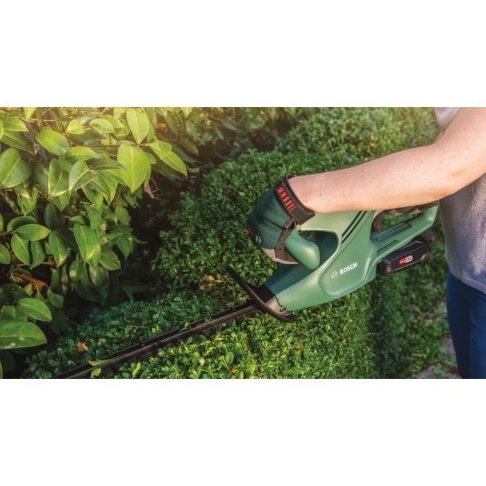 Cordless hedge trimmer BOSCH - 18V EasyHedgeCut 18-45 - 2x2,0Ah