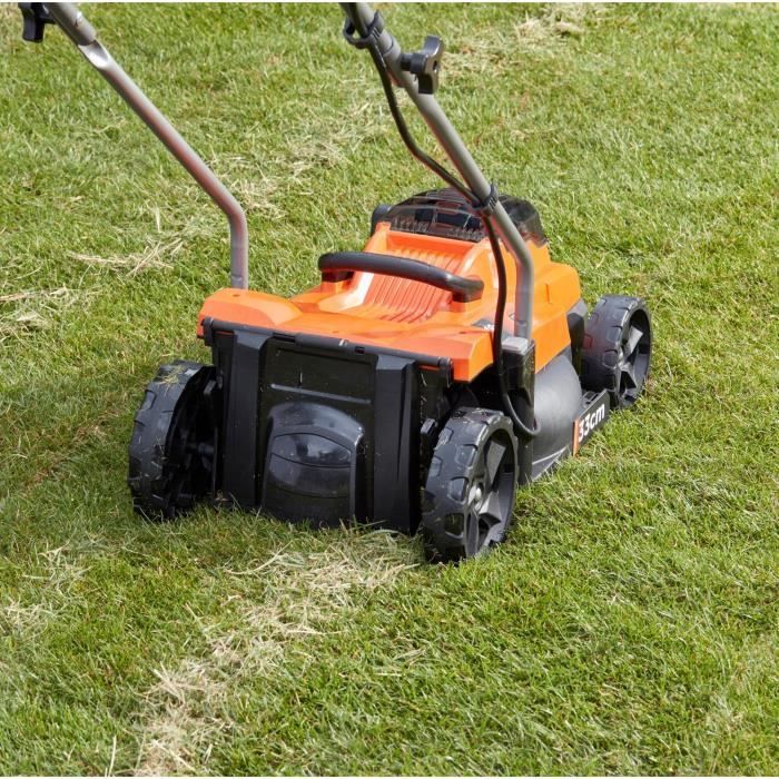 BLACK & DECKER 18V LITHIUM Cordless Lawnmower 33 cm - 2.5Ah - 2 batteries - 1 charger - BCMW3318L2-QW