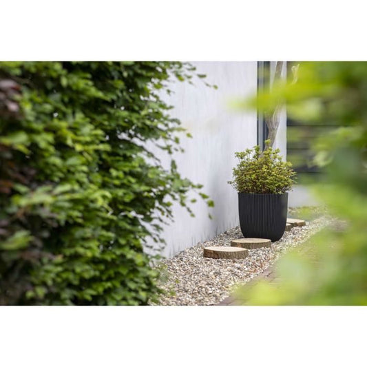 Ball flower pot - CAPI EUROPE - GROOVE NL - 43 x 41 cm - Black