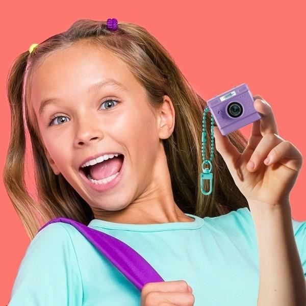 Canal Toys  Photo Creator  Mini Cam' Digital Photo and Video Camera  Vintage - with Keychain and 1GB SD Card Included  CLK 06