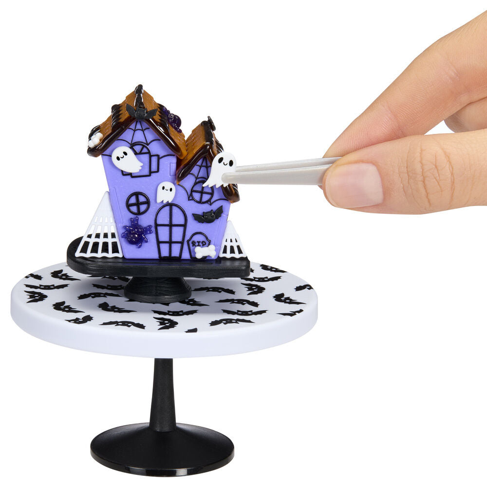 Miniverse Make It Mini Beetlejuice Halloween assorted surprise capsule