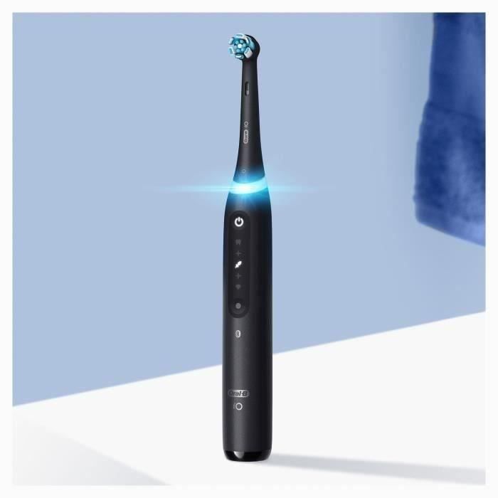 ORAL-B iO5 connected electric toothbrush - black - Bluetooth, 1 brush head and 1 travel case