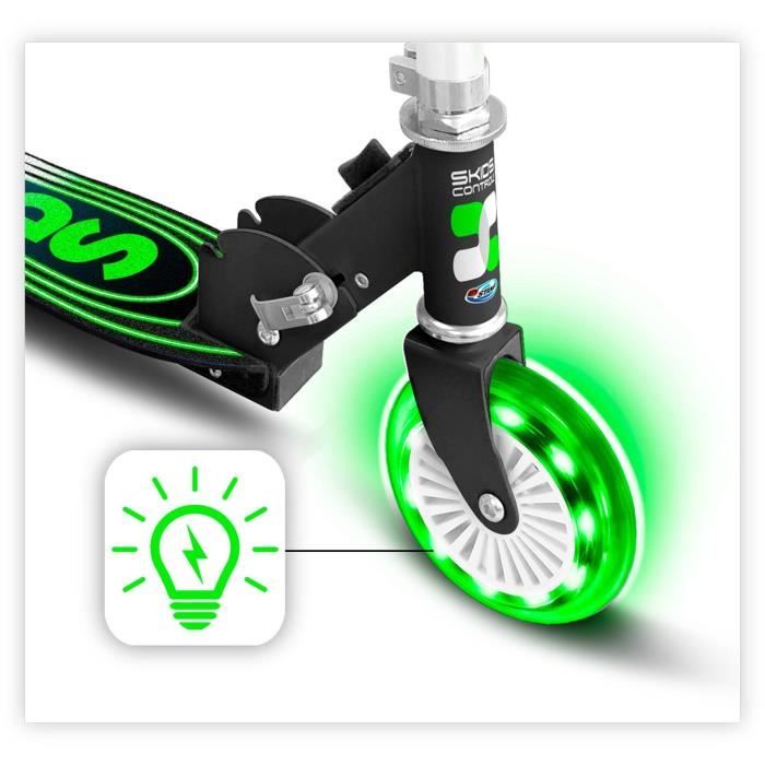 STAMP SKIDS CONTROL folding scooter with light wheels
