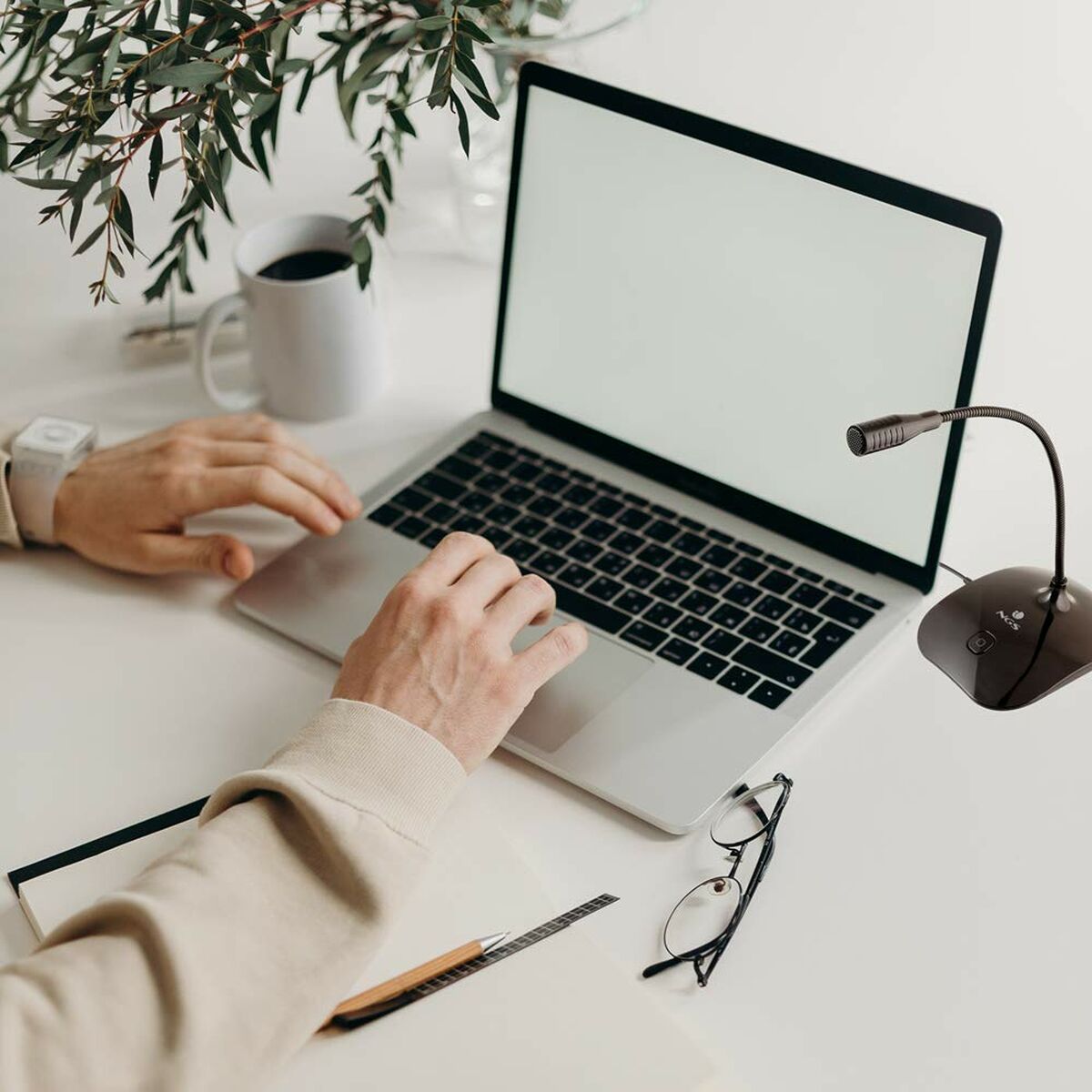 V2HE5D969DA6342C8048E8E839A933AB68AR7086139P7