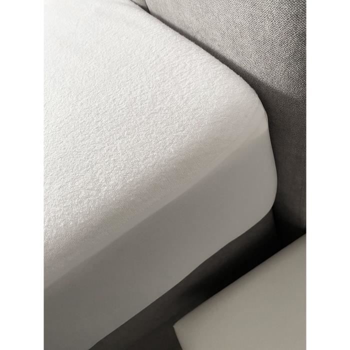 Absorbent mattress protector - 140x190 cm - polyester