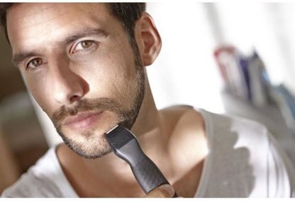 PHILIPS MG1100 / 16 Precision trimmer with 3 beard and mini razor clogs - battery operated