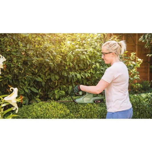 Cordless hedge trimmer BOSCH - 18V EasyHedgeCut 18-45 - 2x2,0Ah