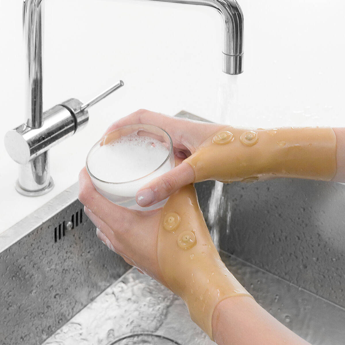 V14HEE56CB6B09C70EA64C9AAF701DC97F19R5253555P5