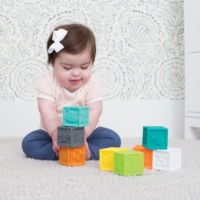 INFANTINO Senso Set of 8 soft balls, 8 sensory cubes and 4 animal sprinklers