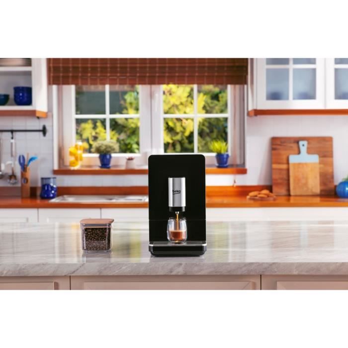 Automatic espresso machine - BEKO - CEG3194B - 1350 W - Milk carafe - Black