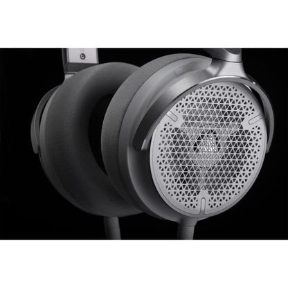 CORSAIR VIRTUOSO PRO Open Wired Gaming and Streaming Headset - White