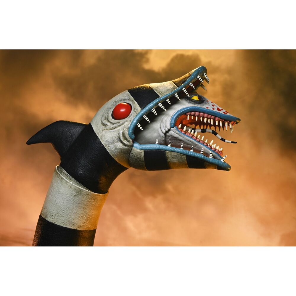 Beetlejuice 2 Matador Beetlejuice & Sandworm Ultimate figures