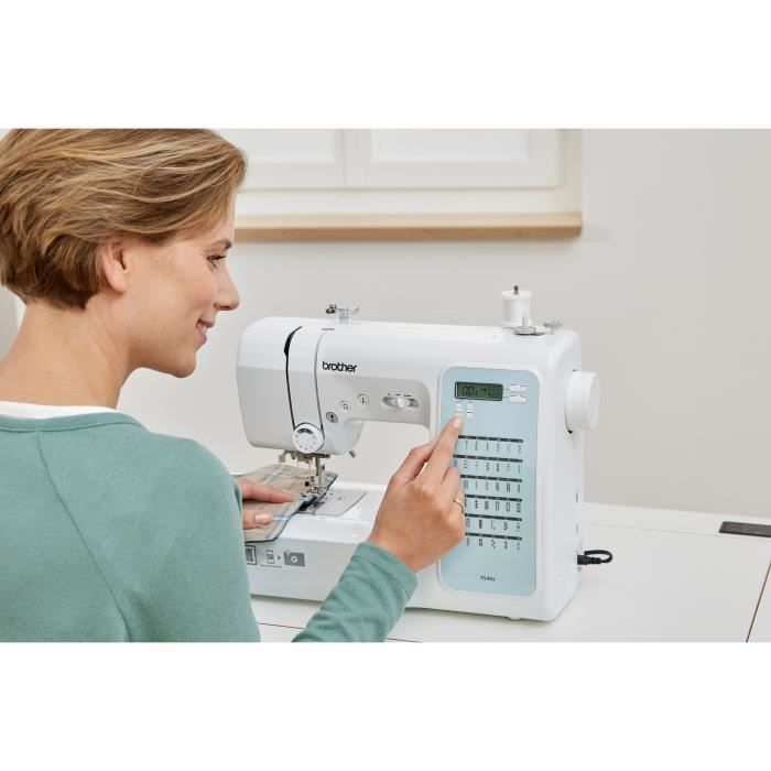 BROTHER FS40s Electronic sewing machine-40 stitches-Needle threading system-LCD display-Selection keys-Free arm
