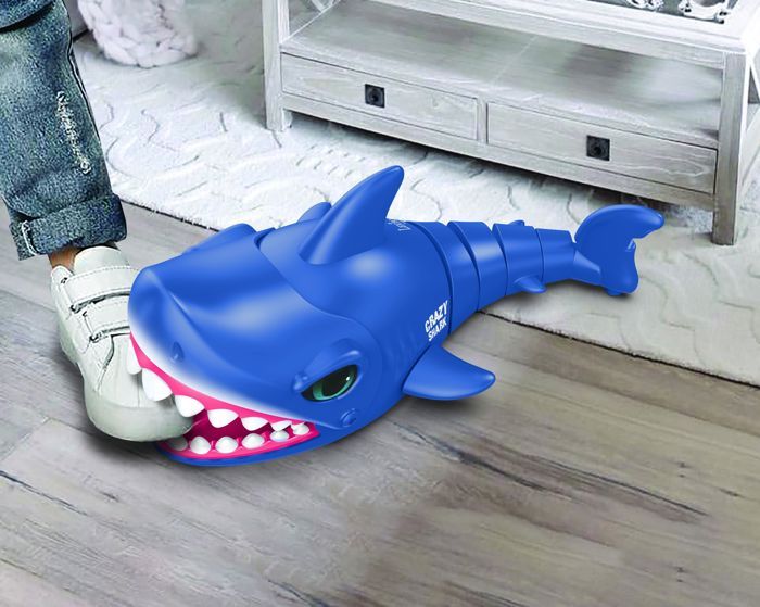 RC Shark - Remote Controlled Crazy Shark with Sound Effects