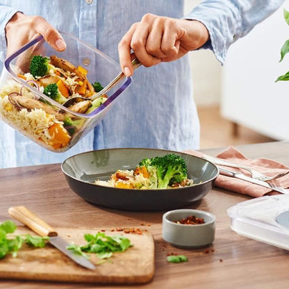 BOSCH - 3 airtight vacuum storage boxes: 0.7L, 1.0L and 1.5L - Drip tray - Day and month indicator - Tritan